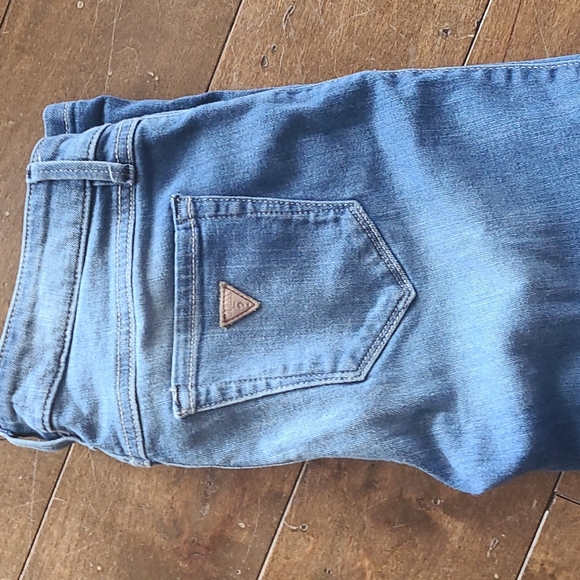 GUESS Denim Crops - Picture 2 of 2